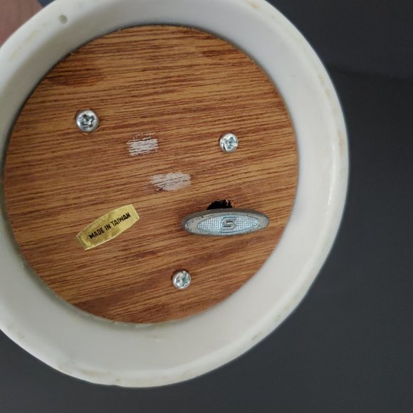 VINTAGE Porcelain Music Box Works | Taiwan | Boy Girl Kids Dog Baseball Playing - Picture 6 of 6